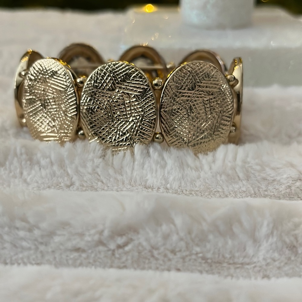 Gold bracelet